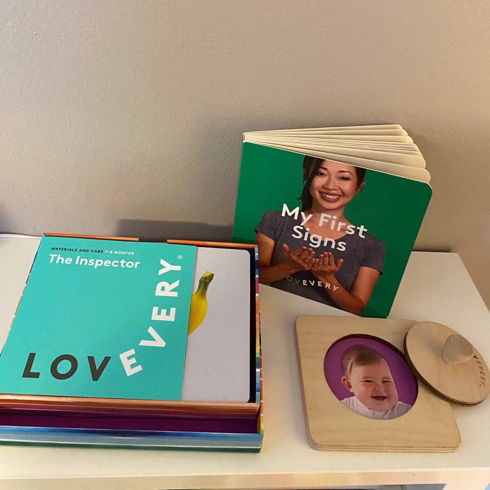 LOVEVERY BABY 7m Box My First Signs book + More